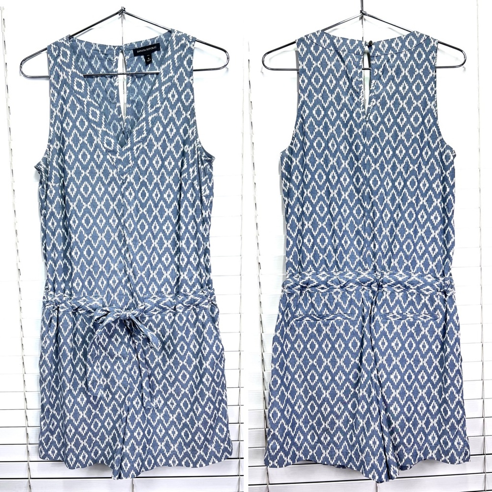 🚫SOLD! NWOT |•BANANA REPUBLIC•| Blue & White Print Shorts Romper Size 6 Tall - Picture 2 of 12
